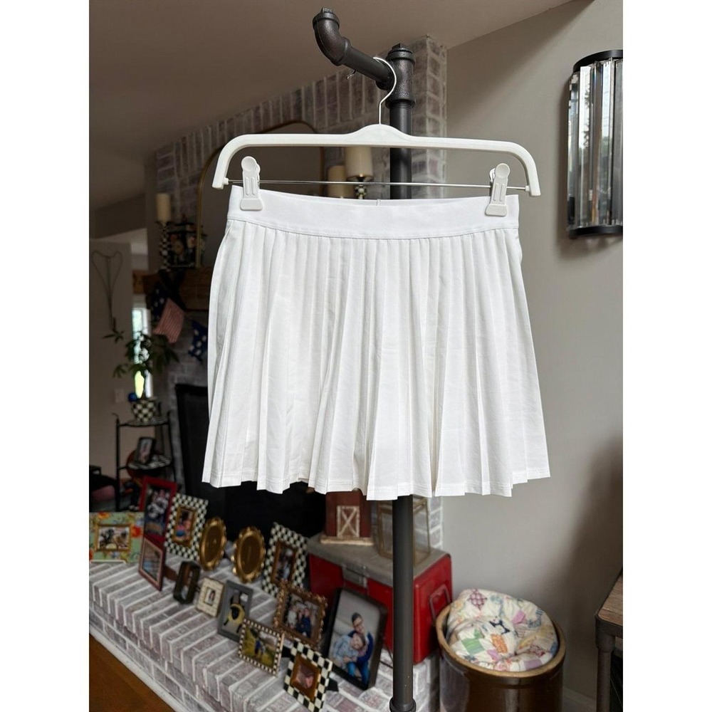 Athleta Girl Pleat Perfect Skort in white large 12